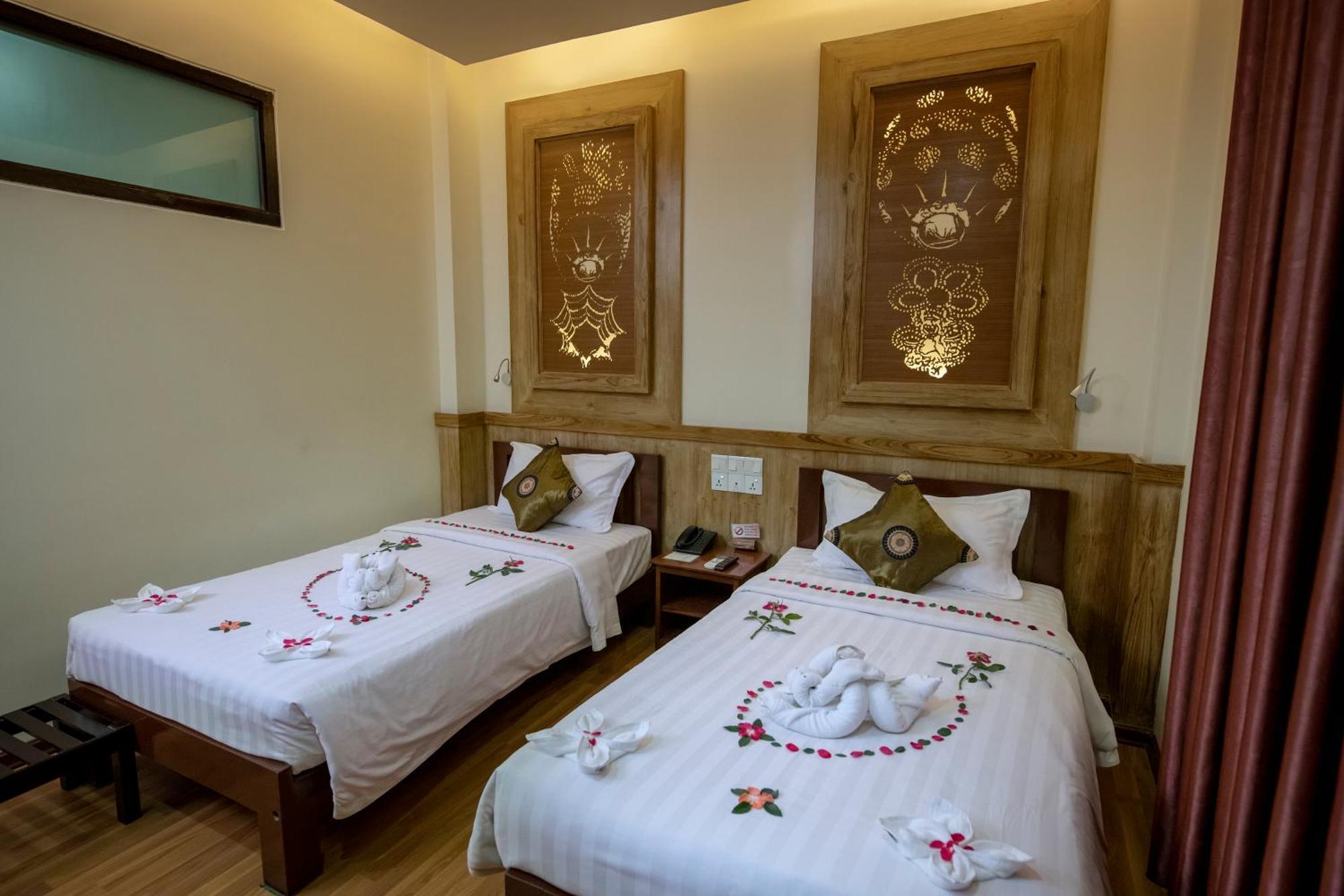 Uct Taunggyi Hotel Екстер'єр фото